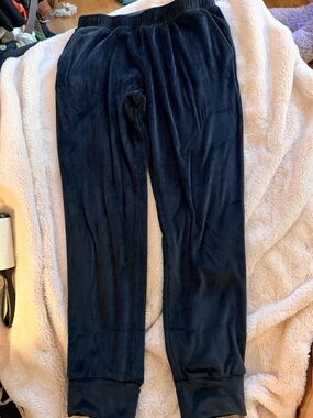 Z Supply black velour sweat pants w pockets